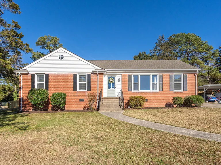 8702 Claymont Dr — Photo 6
