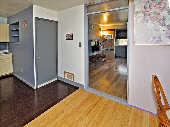 5th image of 401 Elwood Dr