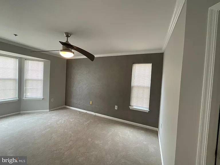 9808 Lake Pointe Ct #301 — Photo 42