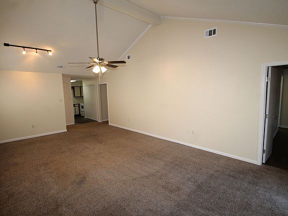 5th image of 9 Bent Oaks Ct