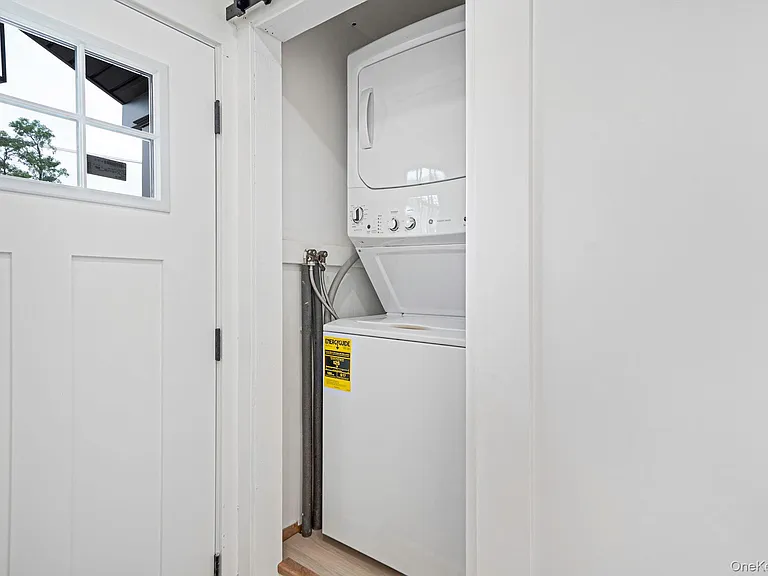 2386 New York Ave #1 — Photo 8