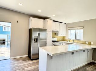659 4th St #C, Hermosa Beach, CA 90254