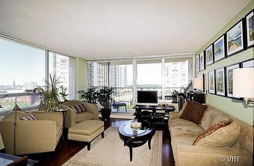 2nd image of 88 W Schiller St #1409L