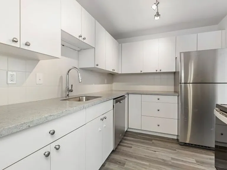 Ekilai Apartments - Spacious 1 Bed, 2 Bed Units & 3 Bed Units, w/ Private Balcony ~ Designer fini... — Photo 46