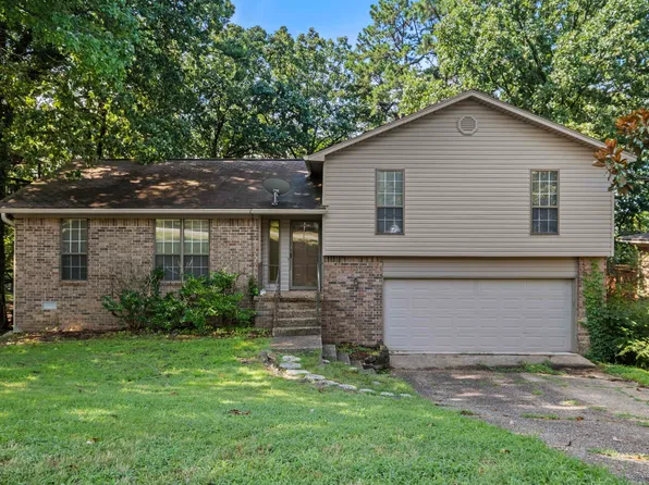 12601 Pleasant Forest Dr, Little Rock, AR 72212