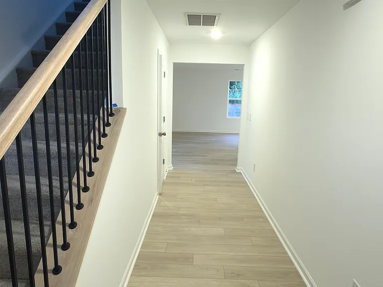 6 Latrell Ln — Photo 9