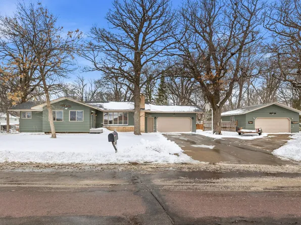 1015 1st St E, Glencoe, MN 55336