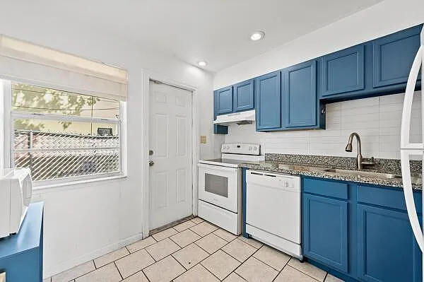 1127 NE 5th Ave — Photo 2