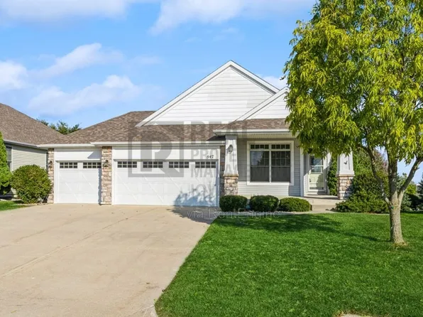 547 82nd St, West Des Moines, IA 50266
