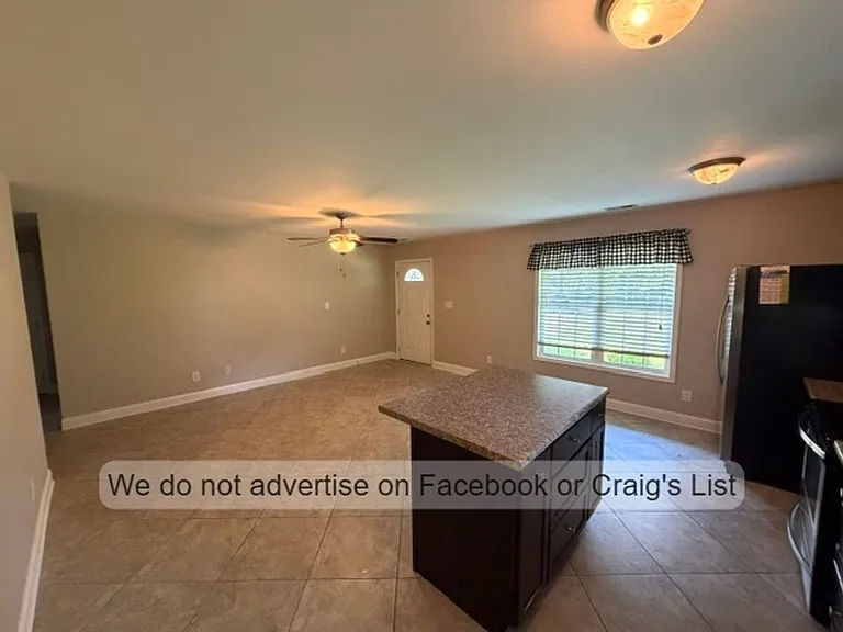 918 Carolina Ave — Photo 4