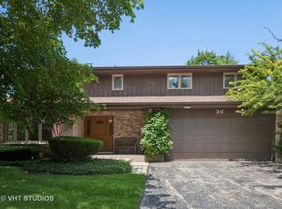 36 Logan Ter, Golf, IL 60029