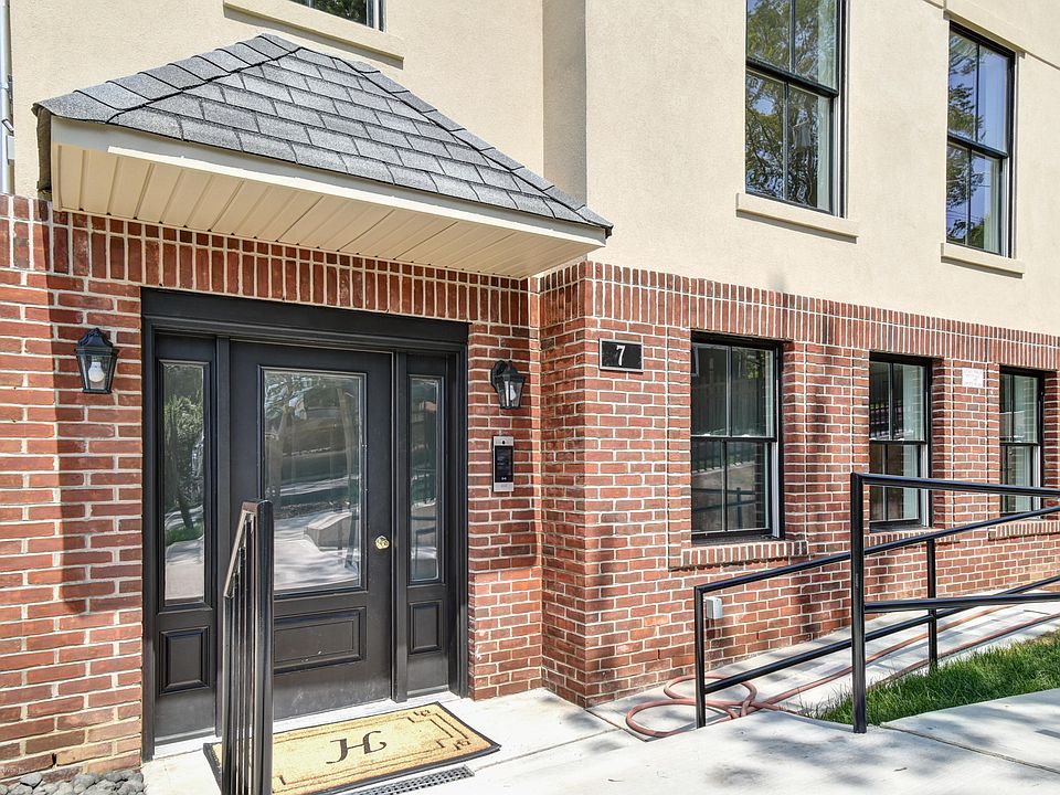 1st image of 7 Highland Ave #2B