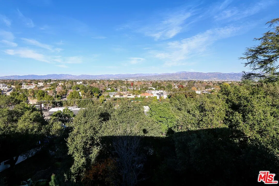 2 bed, 2.0 bath, 1000 sqft, $4,000 — Photo 1