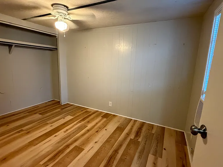 315 Sunset Dr #4 — Photo 7