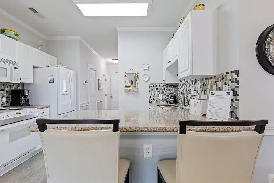 1 bed, 1.5 bath, 700 sqft, $1,800 — Photo 3