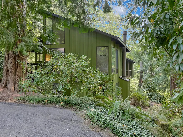 3820 SW Scholls Ferry Rd — Photo 1