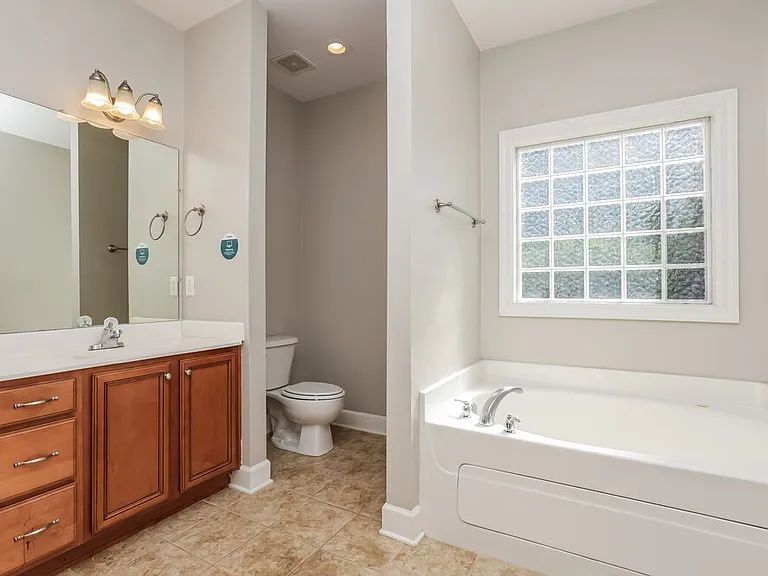 1811 Potters Ct — Photo 11