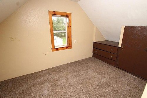 4th image of 1585 E Pine Hill Ave