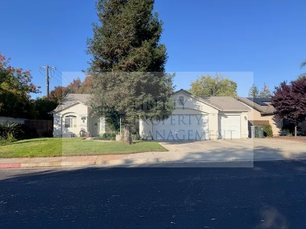 592 Arroyo Ave, Clovis, CA 93611