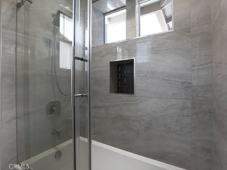 57 Laurelhurst Dr — Photo 18