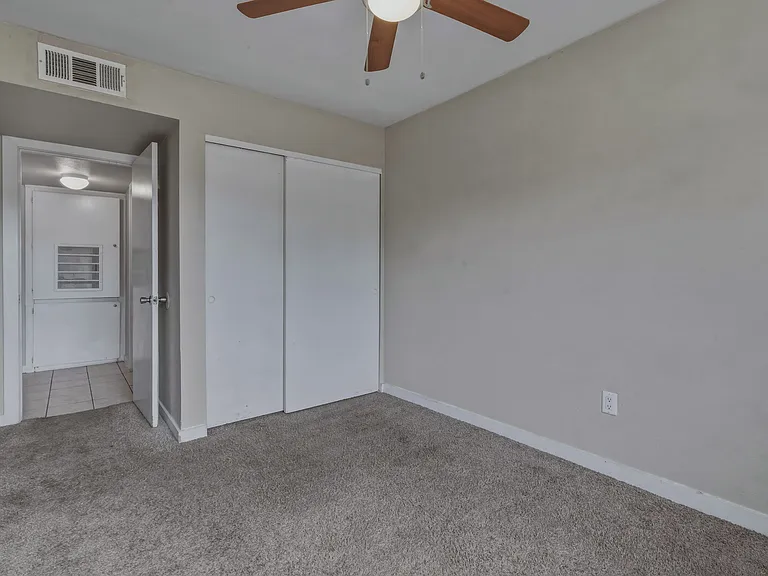 3308 W Loma Ln — Photo 20