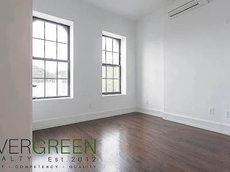 26 Covert St #2F — Photo 4