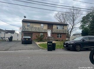 364 Columbus Ave, West Babylon, NY 11704