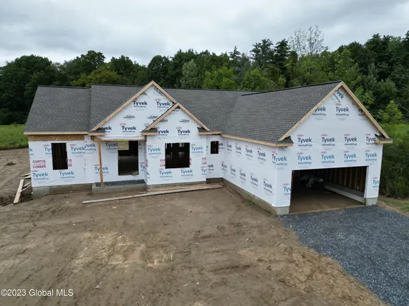 13 Scarlet Street, Clifton Park, NY 12065