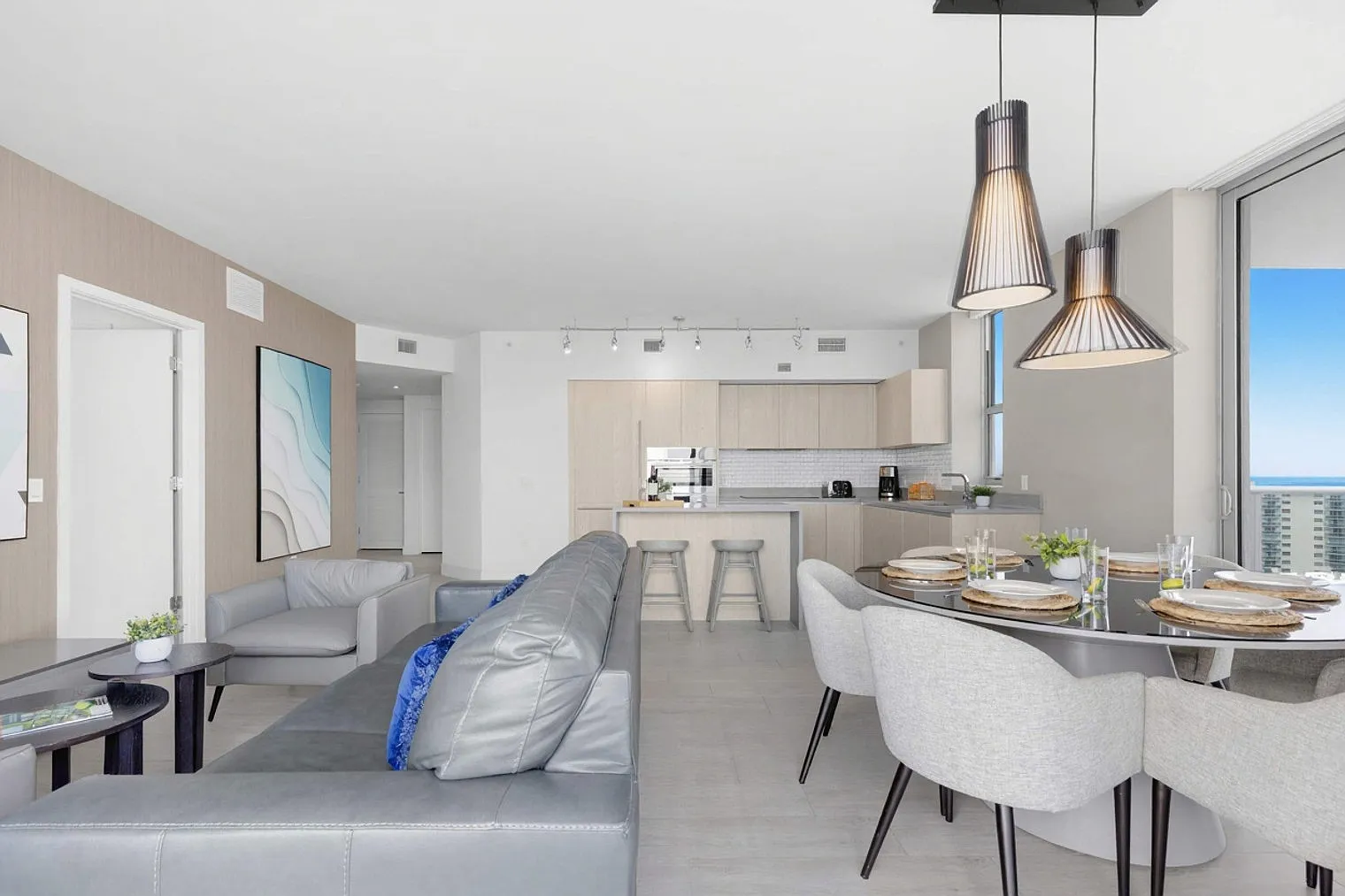 2 bed, 2.0 bath, 1097 sqft, $5,271 — Photo 1