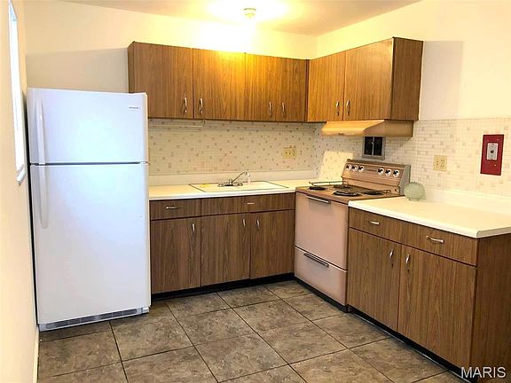 4th image of 225 S Church St APT D