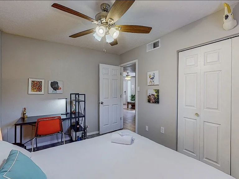 1406 Pennsylvania St NE #4 — Photo 23