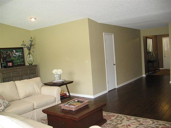 5th image of 2549 E Lancer St
