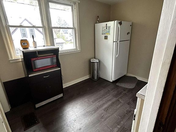 4th image of 619 Werle Ave #2