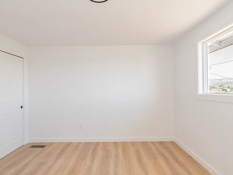 148 S Rogers Ave — Photo 14