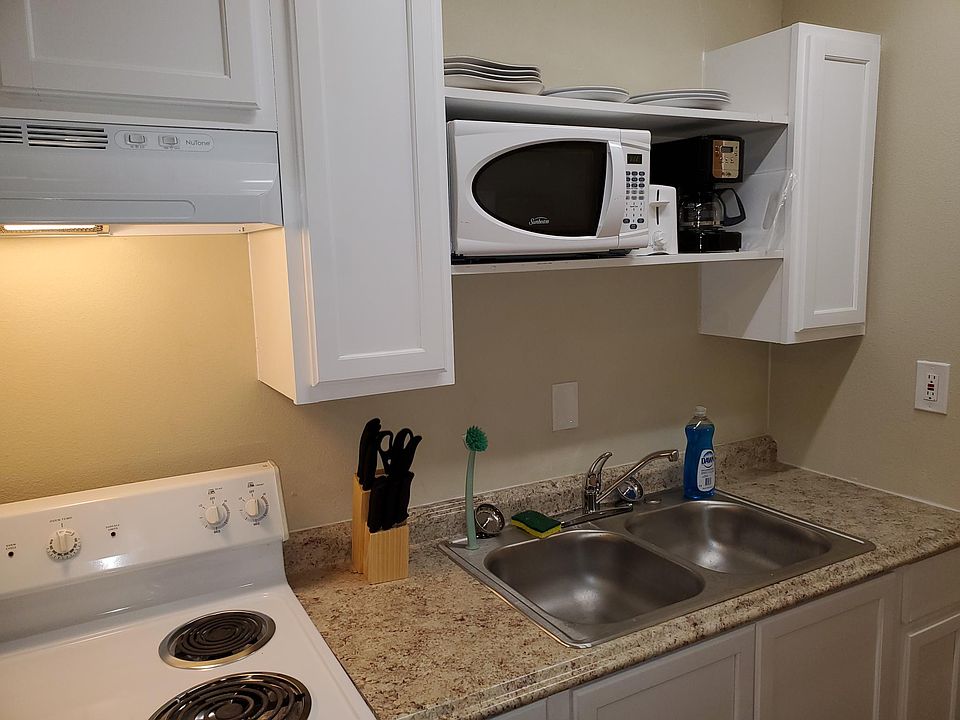 1st image of 8903 Pineridge Dr #C