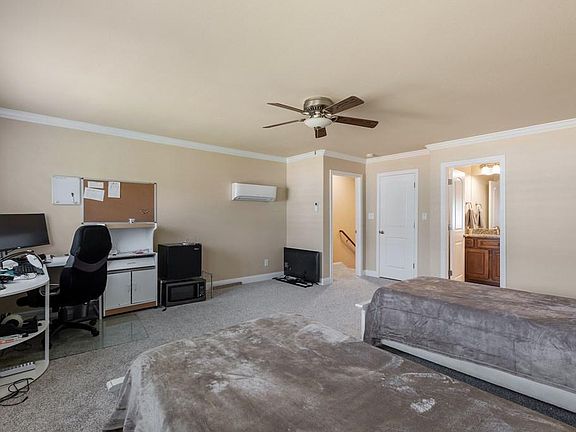 5th image of 324 Ellebracht Dr