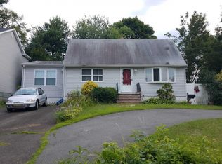 9 Bowser Rd, New Brunswick, NJ 08901