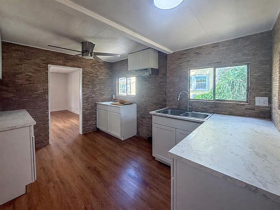 3rd image of 19 N MARY STREET