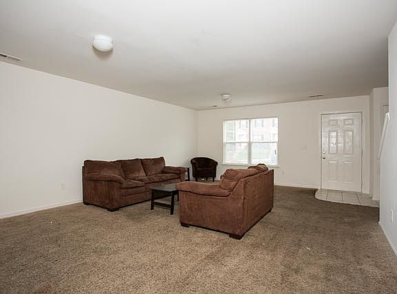 5th image of 1752 Ashford Ct