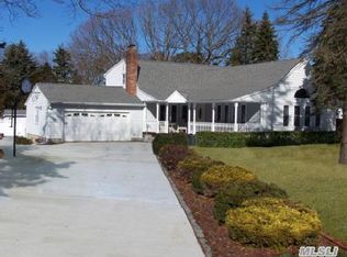 163 Pauls Path, Coram, NY 11727