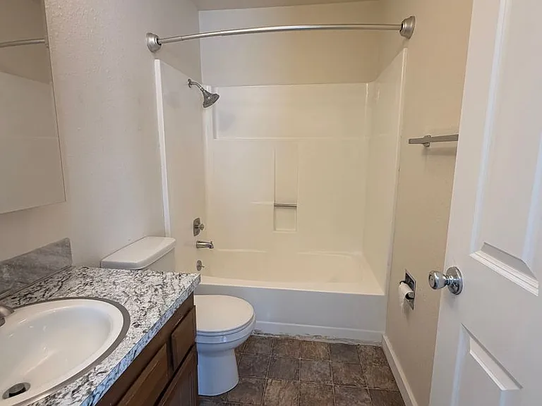 7 S Western Ave — Photo 10