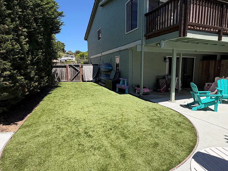 Hyannis Ct — Photo 24