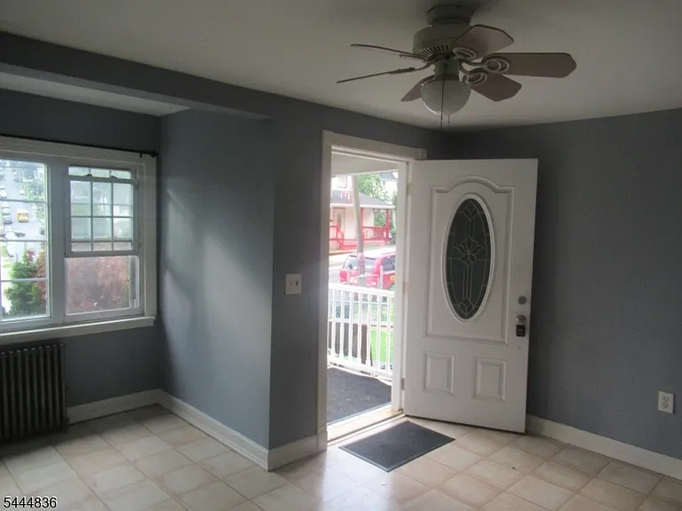 137 Thompson Ave — Photo 3