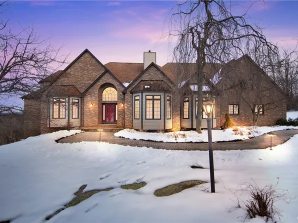 7598 Ashlind Cir, Manlius, NY 13104