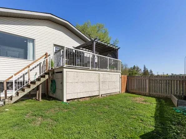541 A Allowance Ave SE, Medicine Hat, AB T1A 3G1