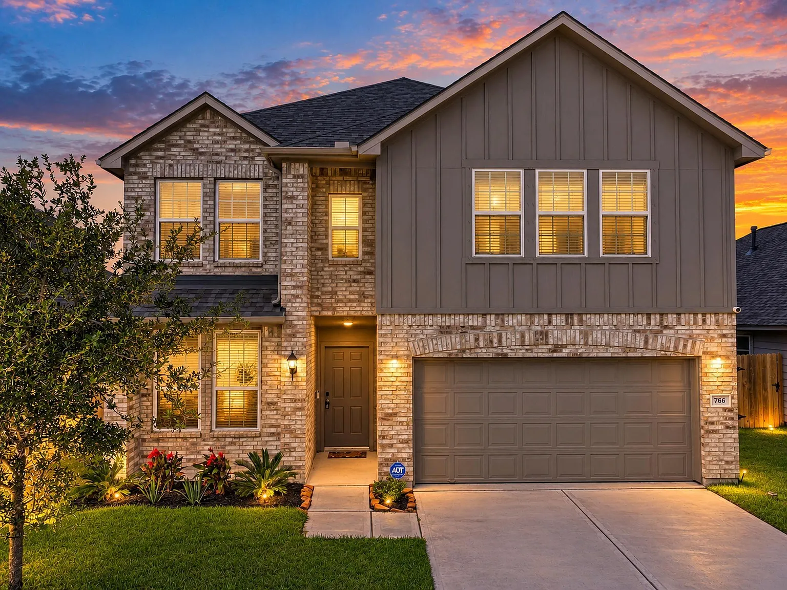 4 bed, 2.5 bath, 2320 sqft, $2,800 — Photo 1