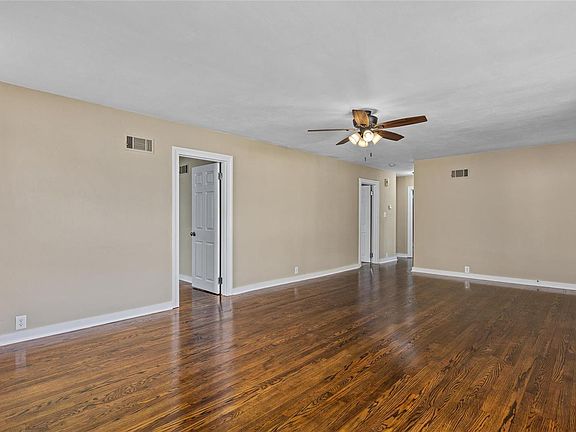 3rd image of 500 E Olive St
