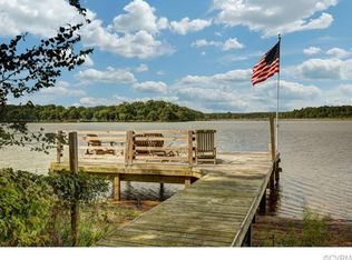 15024 Crown Point Rd, Moseley, VA 23120