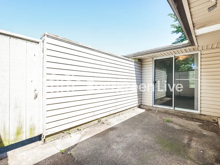 5722 Troy Villa Blvd — Photo 15