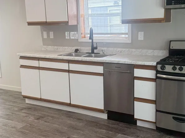 6363 Grover St Trailer 1, Omaha, NE 68106